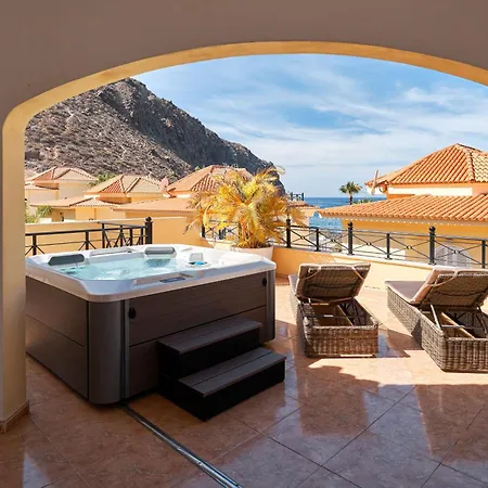 Ocean View Villa With Private Jacuzzi & Complex Pool Los Cristianos (Tenerife)