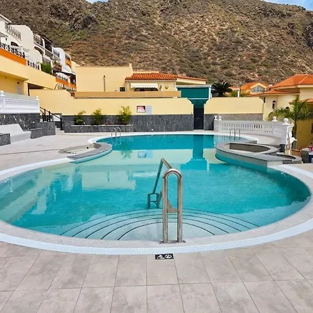 Ocean View With Private Jacuzzi & Complex Pool וילה